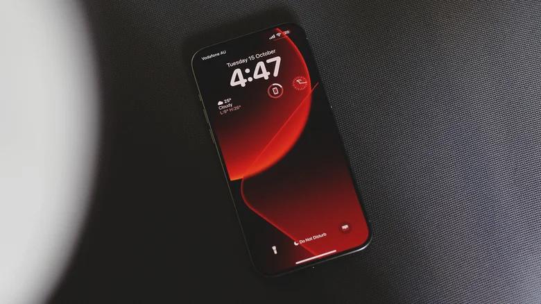 Чому не варто постійно вмикати режим енергозбереження на смартфоні: 4 приховані недоліки