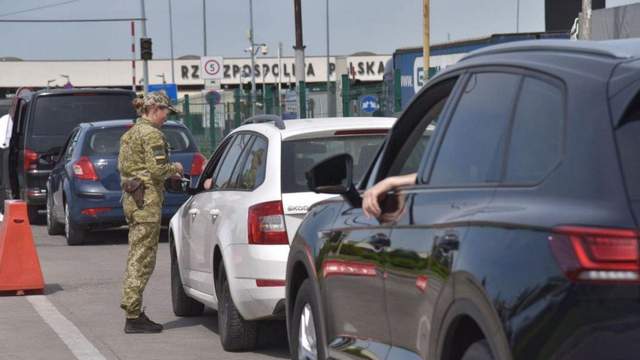 Черги до 9 днів: у ДПСУ пояснили, чи справді виник колапс на кордоні