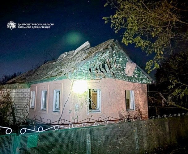 Росія зрання вдарила по великому обласному центру: понівечені будинки — що відомо