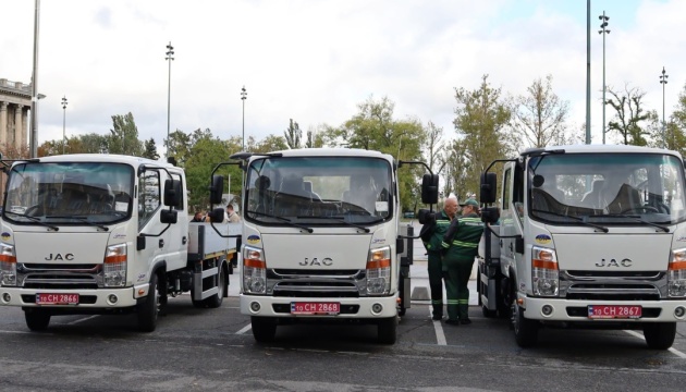Миколаїв отримав від міжнародних партнерів автомобілі для благоустрою та відновлення інфраструктури