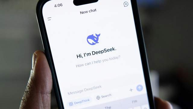 Держустановам у США заборонили використання китайського ШІ DeepSeek: чому і вам не варто
