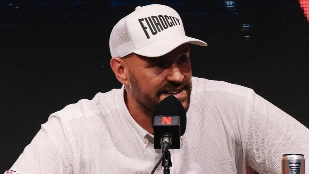 Раніше він не був настільки вражаючим: Ф'юрі розхвалив Дюбуа після останньої перемоги