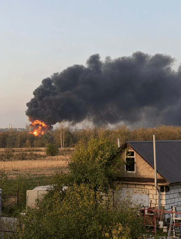 Росію розірвали вибухи: під атакою бензиноперекачувальна станція, яка забезпечує одразу кілька регіонів (відео)